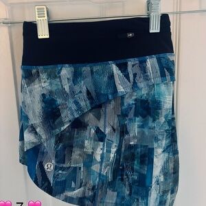🎀Lululemon athletica Asymmetrical Blue Speed Shorts 🎀